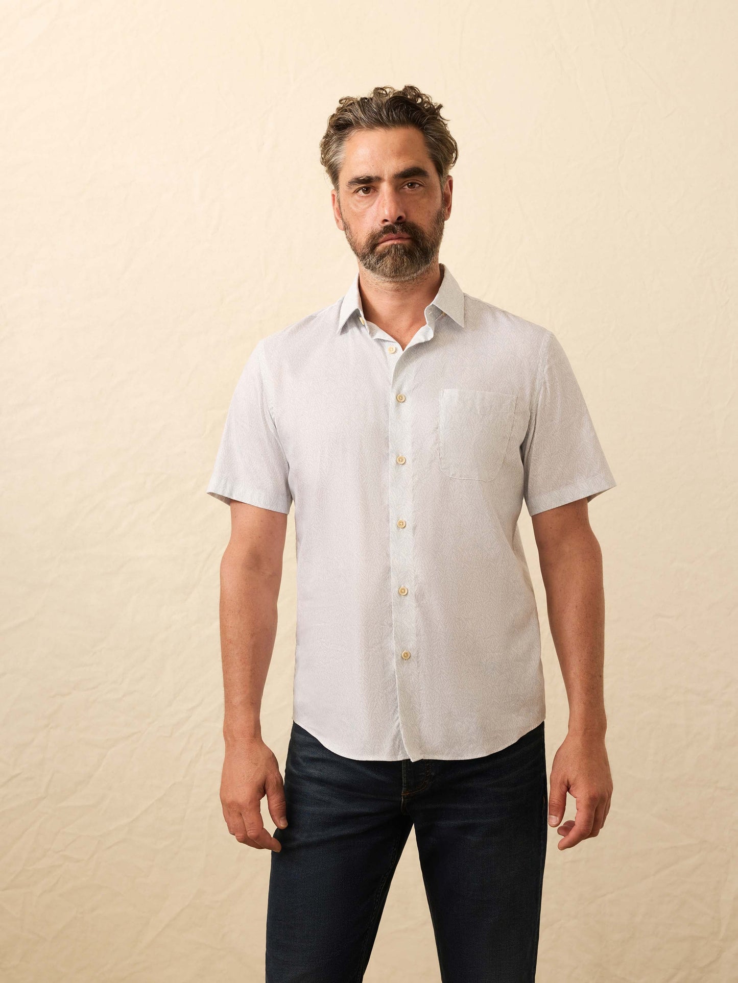 Short-Sleeve Movement™ Monterey Shirt - Ivory Sky Rainforest