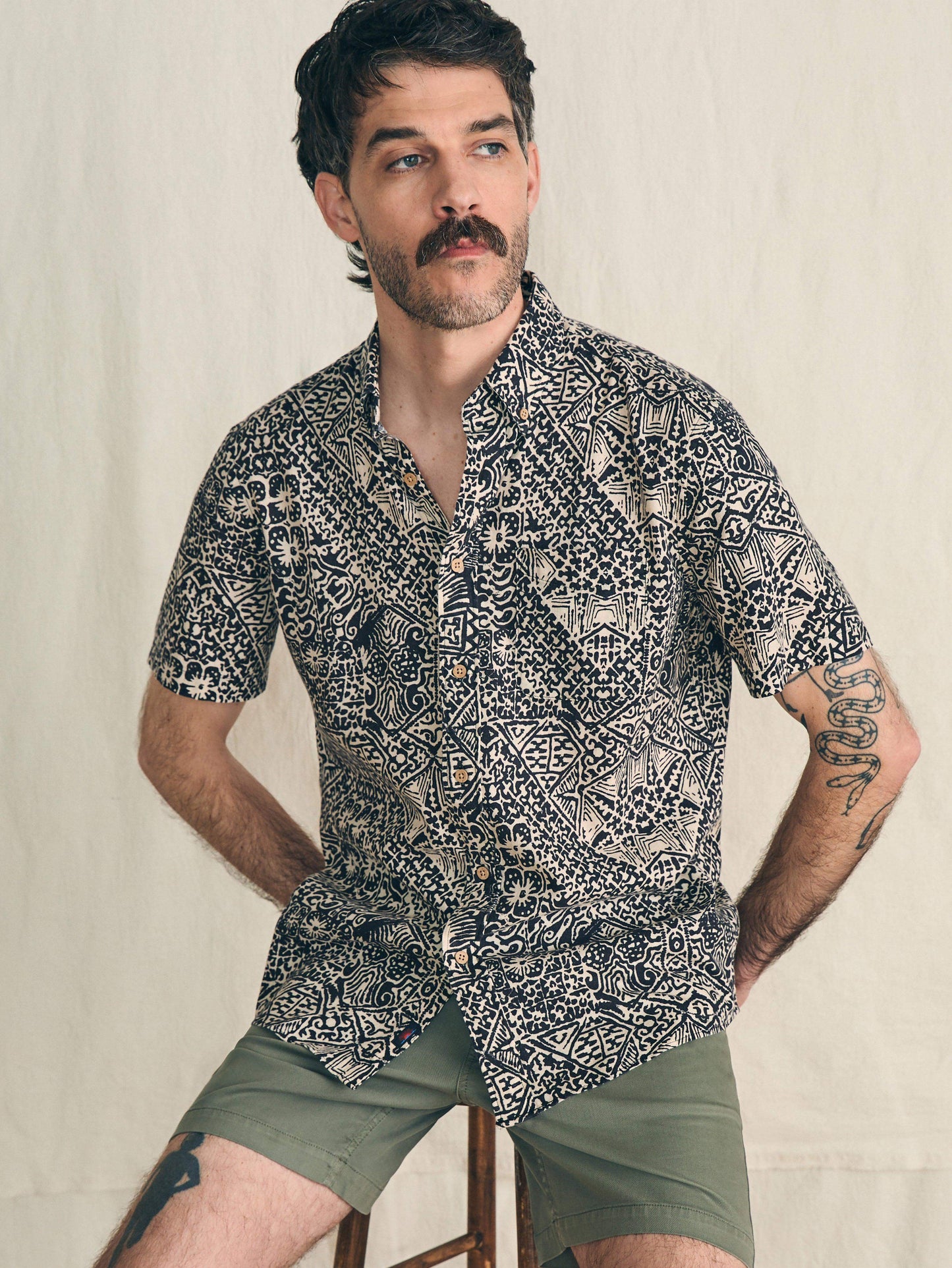 Short-Sleeve Breeze Shirt - Black Kaula